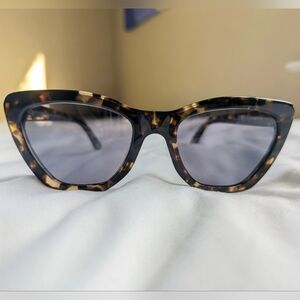 DIFF Camila Tortoise Cat-Eye Sunglasses